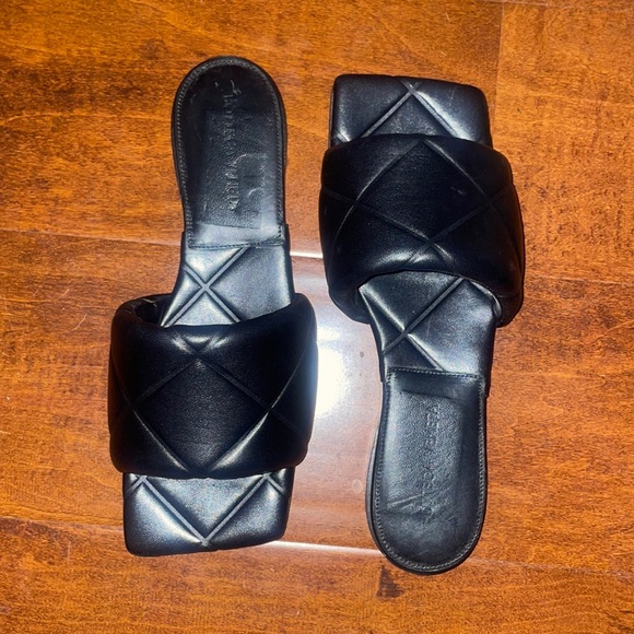 *SOLD* Bottega Veneta woven sandal - Picture 2 of 5